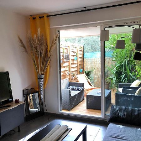 Agreable T2 Traversant Rdc Avec Terrasse + Balcon+ Parking 2 Places Montpellier Exterior photo