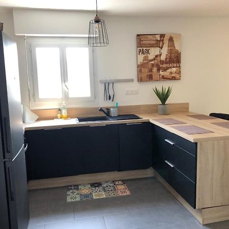 Agreable T2 Traversant Rdc Avec Terrasse + Balcon+ Parking 2 Places Montpellier Exterior photo