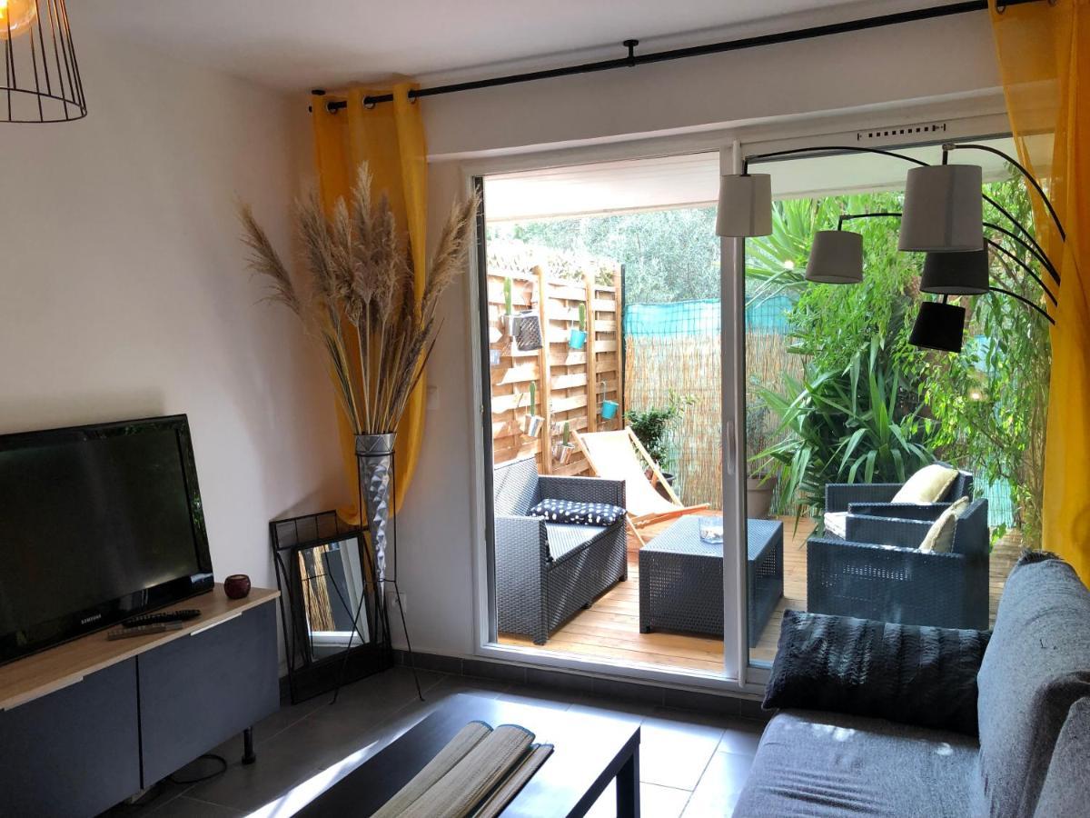 Agreable T2 Traversant Rdc Avec Terrasse + Balcon+ Parking 2 Places Montpellier Exterior photo